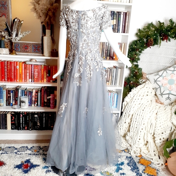 NEW LA FEMME Embroidered & Beaded Ballgown Z55 - Picture 8 of 12